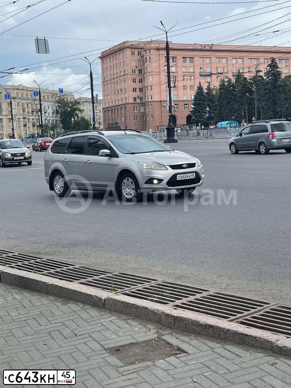 Фото автомобиля FORD FOCUS, 2008 — госномер С643КН45. Цвет: СЕРЕБРИСТЫЙ