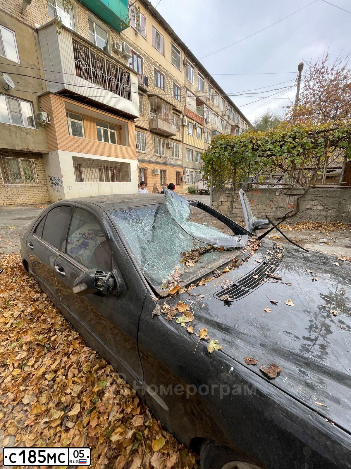 Фото автомобиля MERCEDES S-KLASSE, 1999 — госномер С185МС05. Цвет: ЧЕРНЫЙ