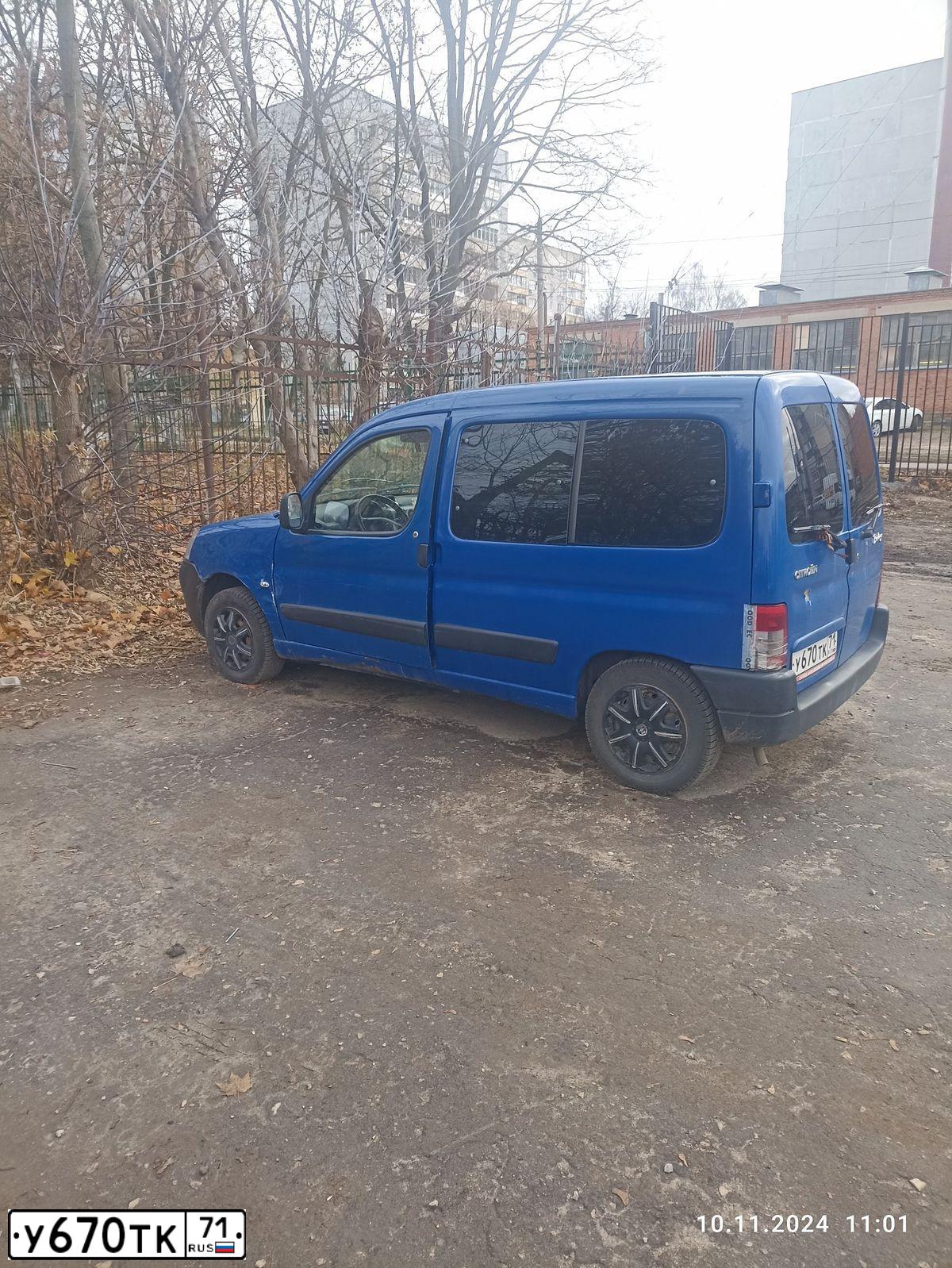 Фото автомобиля CITROEN BERLINGO, 2010 — госномер У670ТК71. Цвет: Темно-синий
