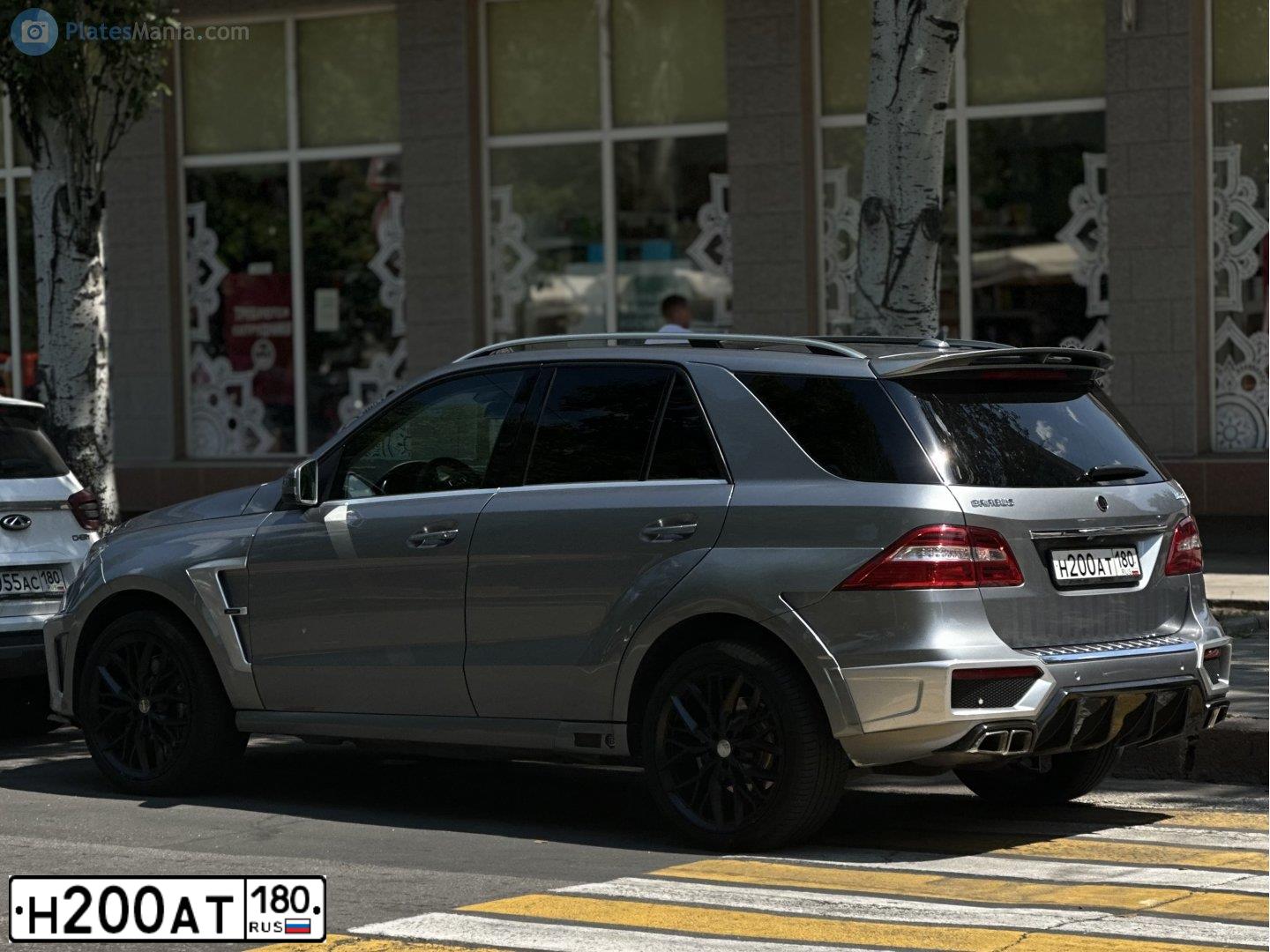 Фото автомобиля MERCEDES M-KLASSE, 2012 — госномер Н200АТ180. Цвет: СЕРЫЙ