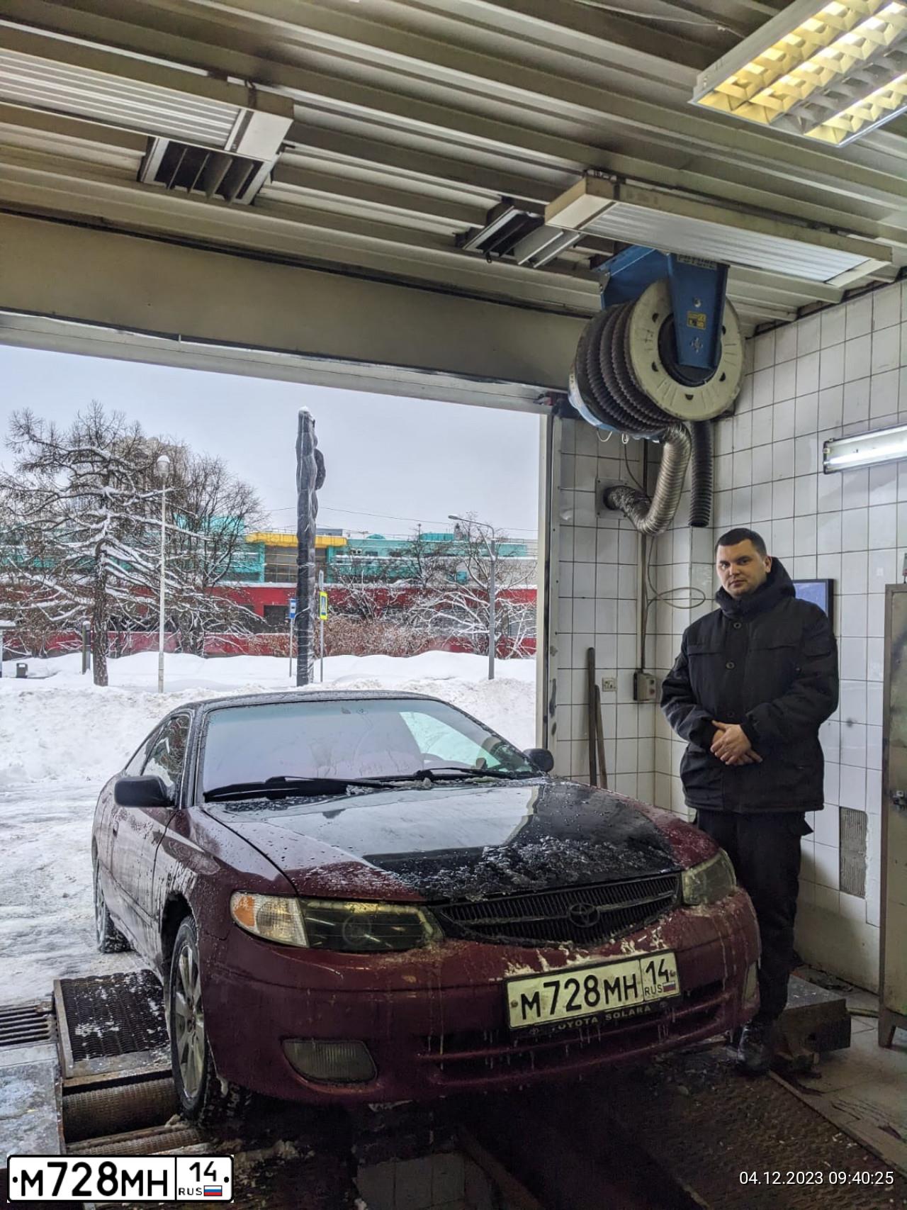 Фото автомобиля TOYOTA CAMRY, 1999 — госномер Х352УН69. Цвет: КРАСНЫЙ ЧЕРНЫЙ