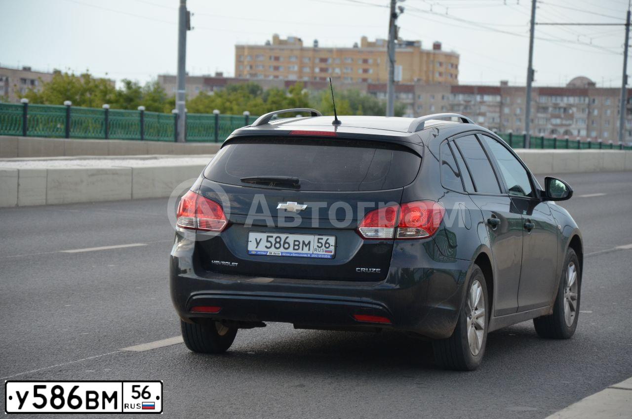 Фото автомобиля CHEVROLET CRUZE, 2013 — госномер У586ВМ56. Цвет: ЧЕРНЫЙ
