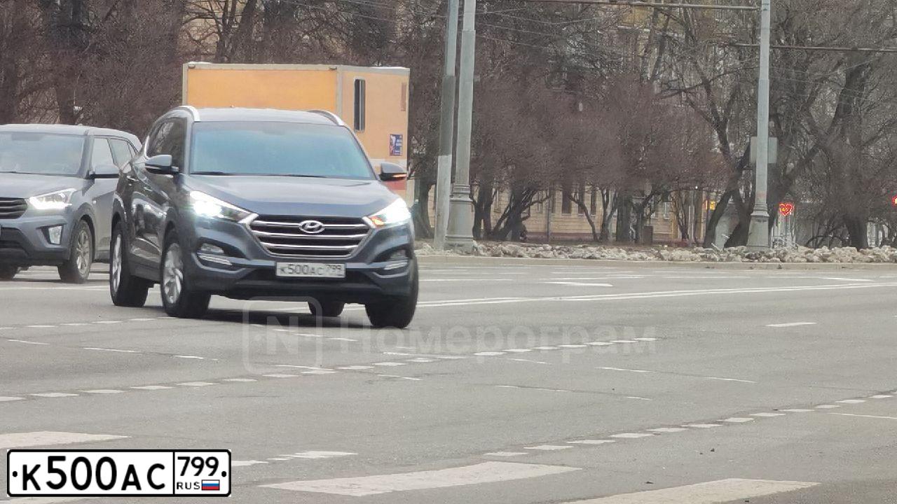 Фото автомобиля SKODA OCTAVIA, 2013 — госномер К500АС799. Цвет: СЕРЕБРИСТЫЙ