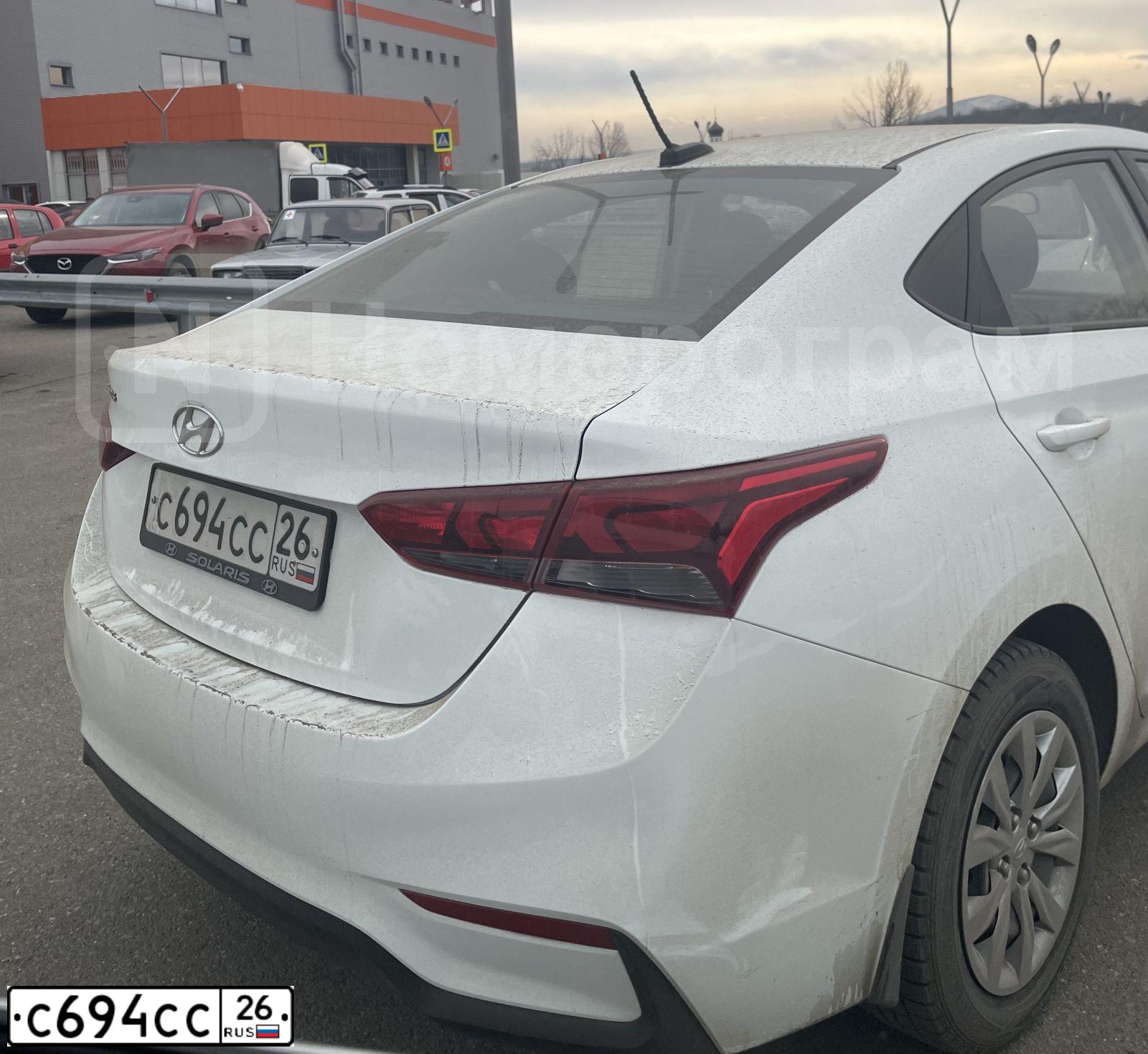Фото автомобиля HYUNDAI SOLARIS, 2018 — госномер С694СС26. Цвет: БЕЛЫЙ