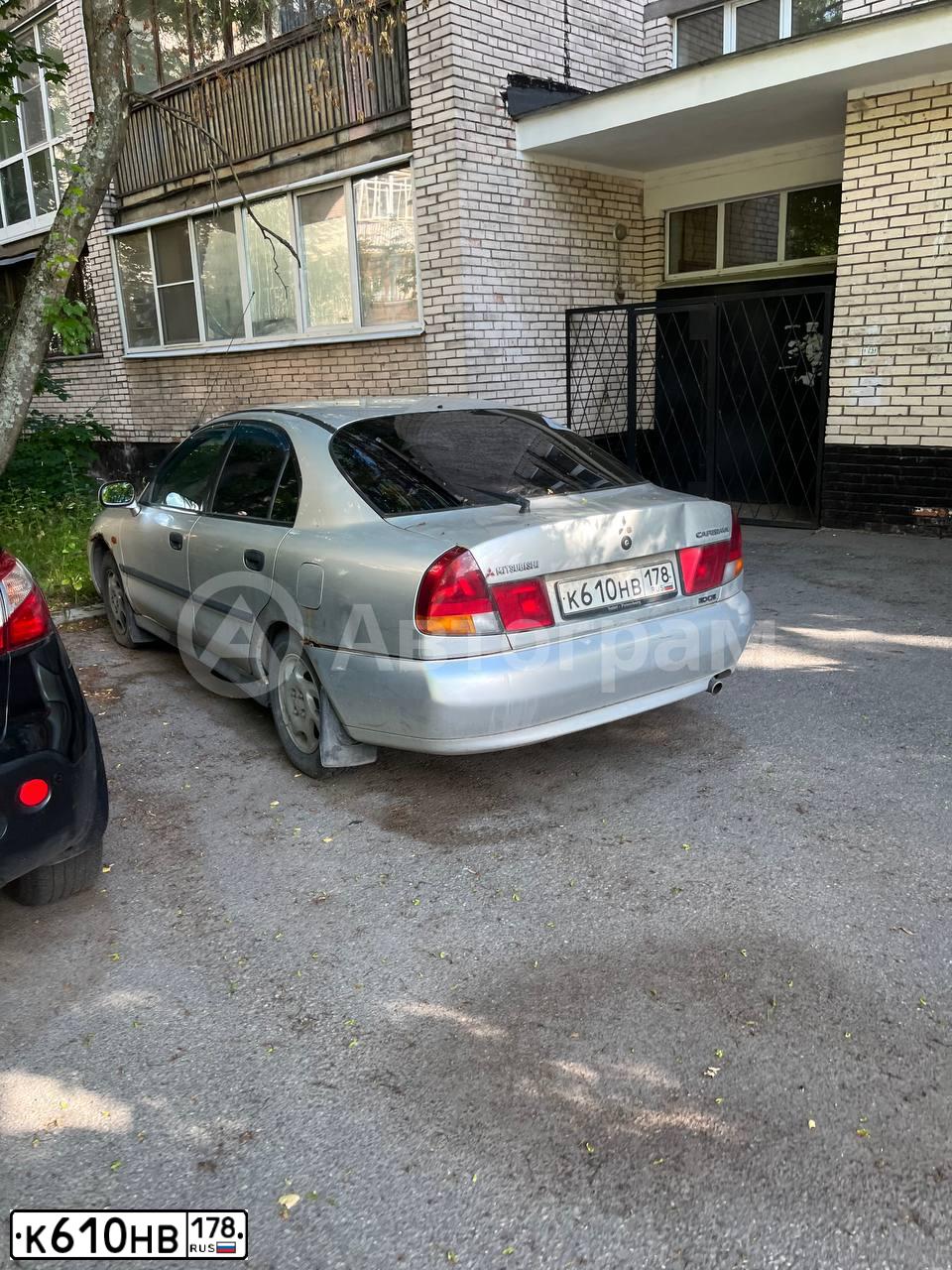 Фото автомобиля MITSUBISHI CARISMA, 1999 — госномер Т384АХ159