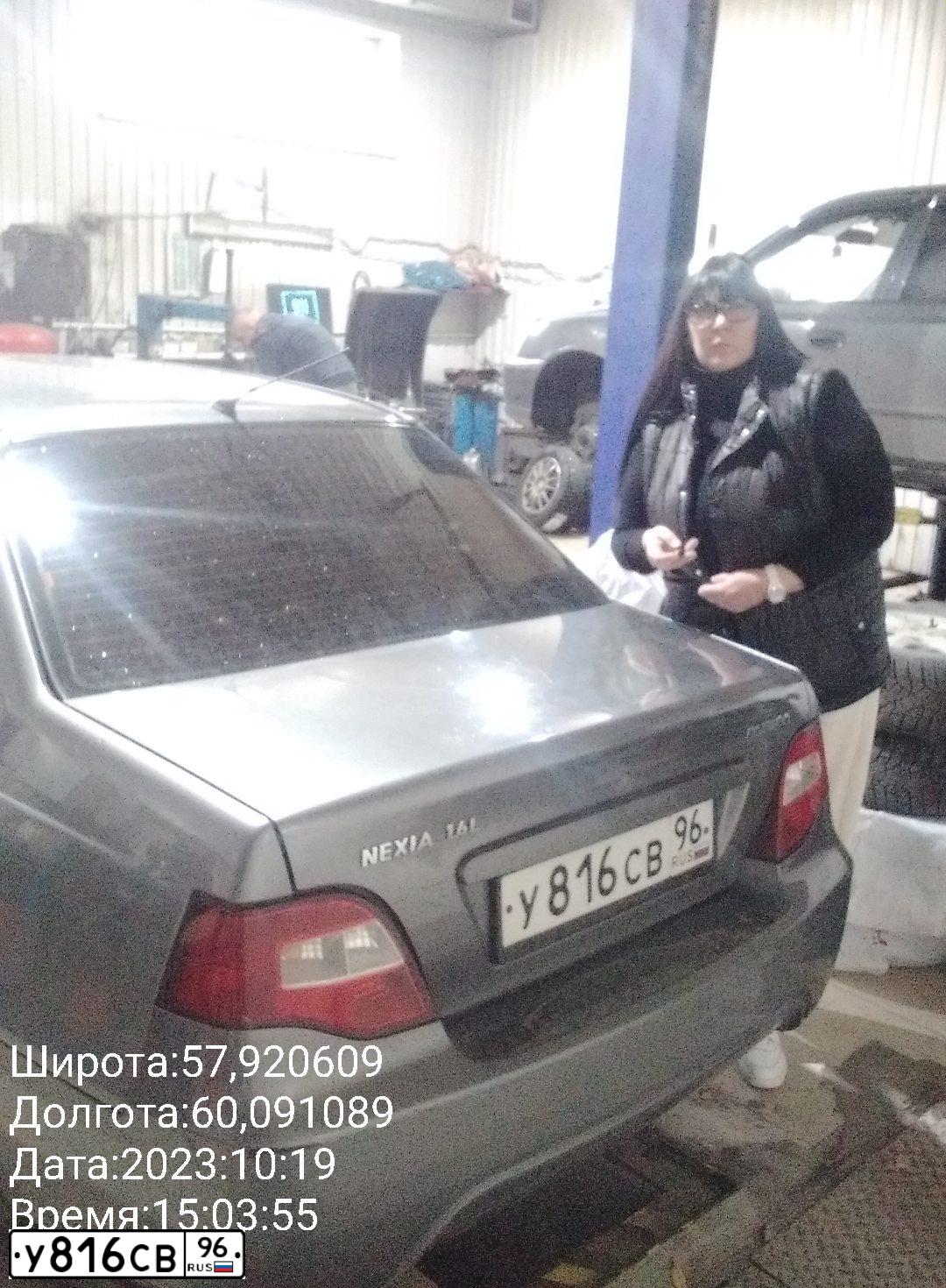 Фото автомобиля ДЭУ НЕКСИА 1.6 L GLE, 2012 — госномер У816СВ96. Цвет: ТЕМНО-СЕРЫЙ