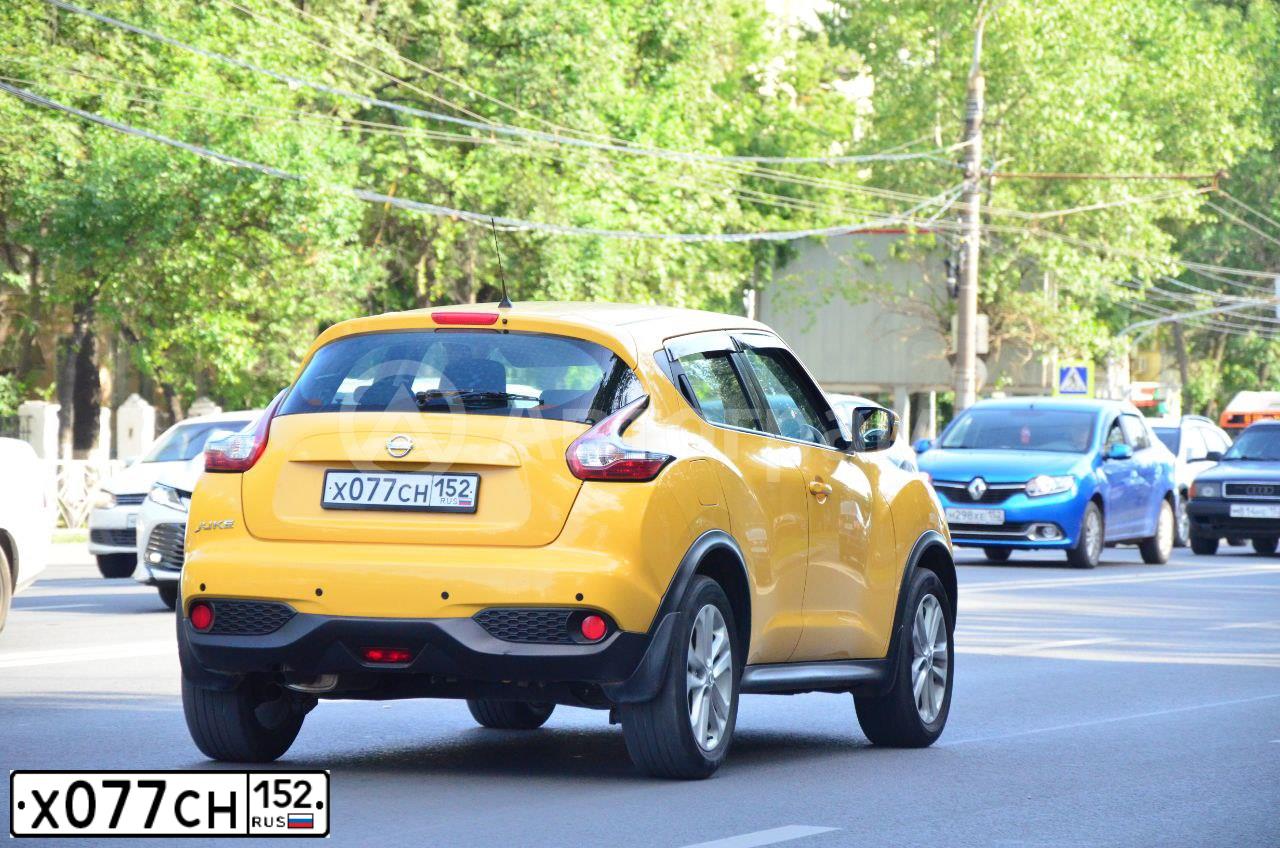 Фото автомобиля NISSAN JUKE, 2014 — госномер Х077СН152. Цвет: ЖЕЛТЫЙ