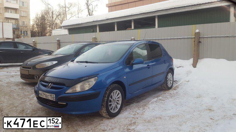 Фото автомобиля PEUGEOT 307, 2001 — госномер У814МВ790. Цвет: синий