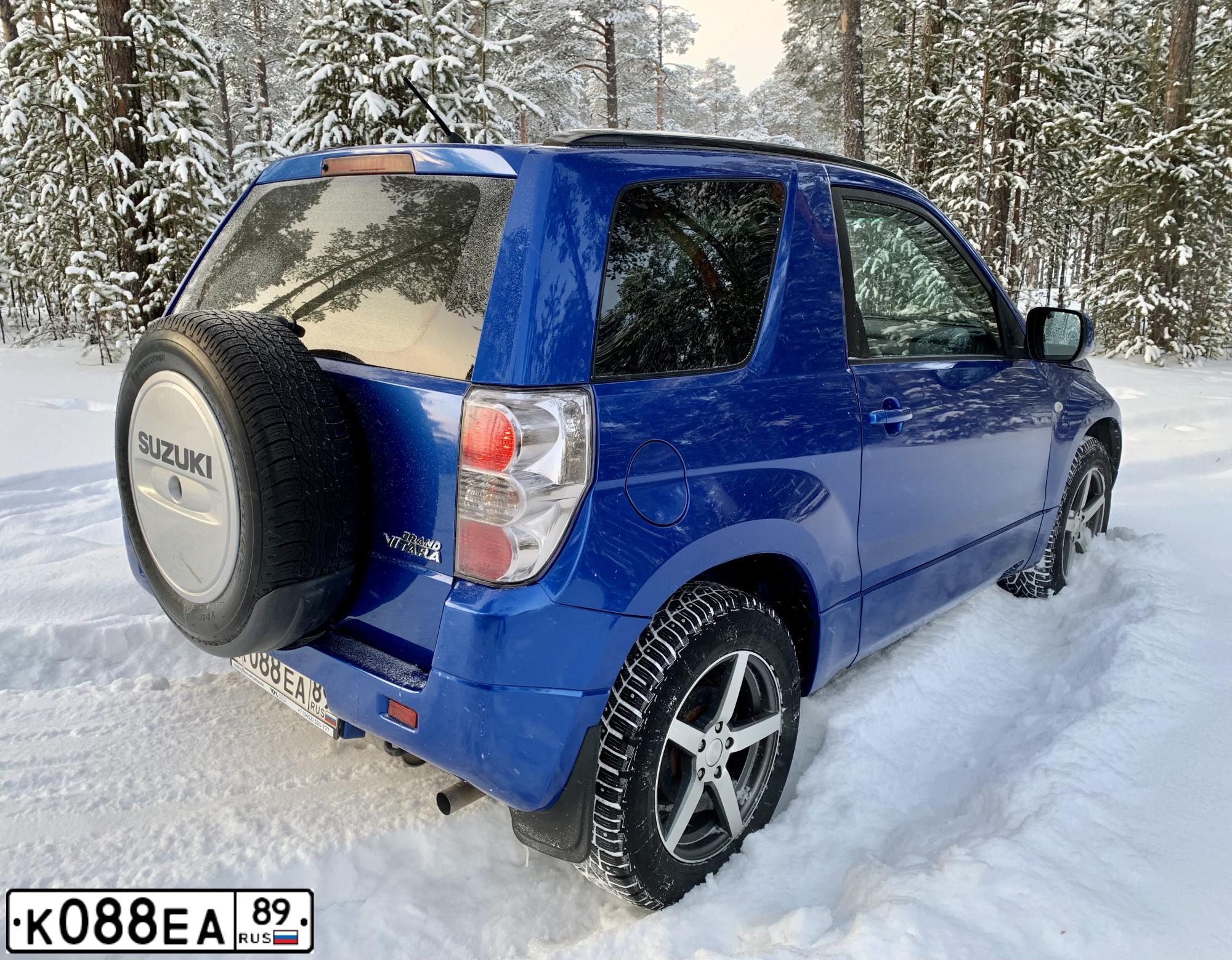 Фото автомобиля SUZUKI /GRAND/ VITARA, 2008 — госномер К088ЕА89. Цвет: синий