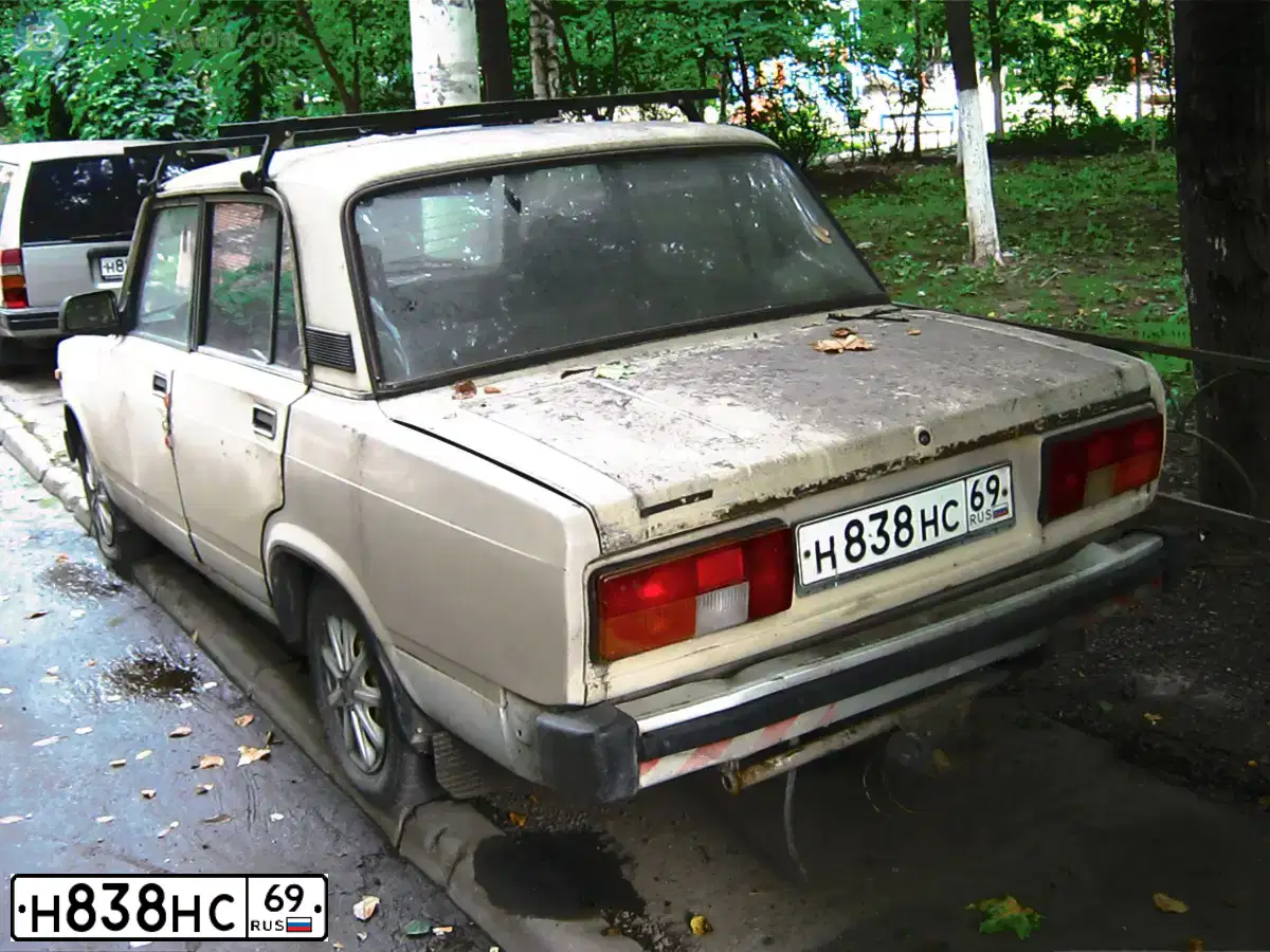 Фото автомобиля LADA 2105, 1985 — госномер Н838НС69. Цвет: БЕЖЕВЫЙ