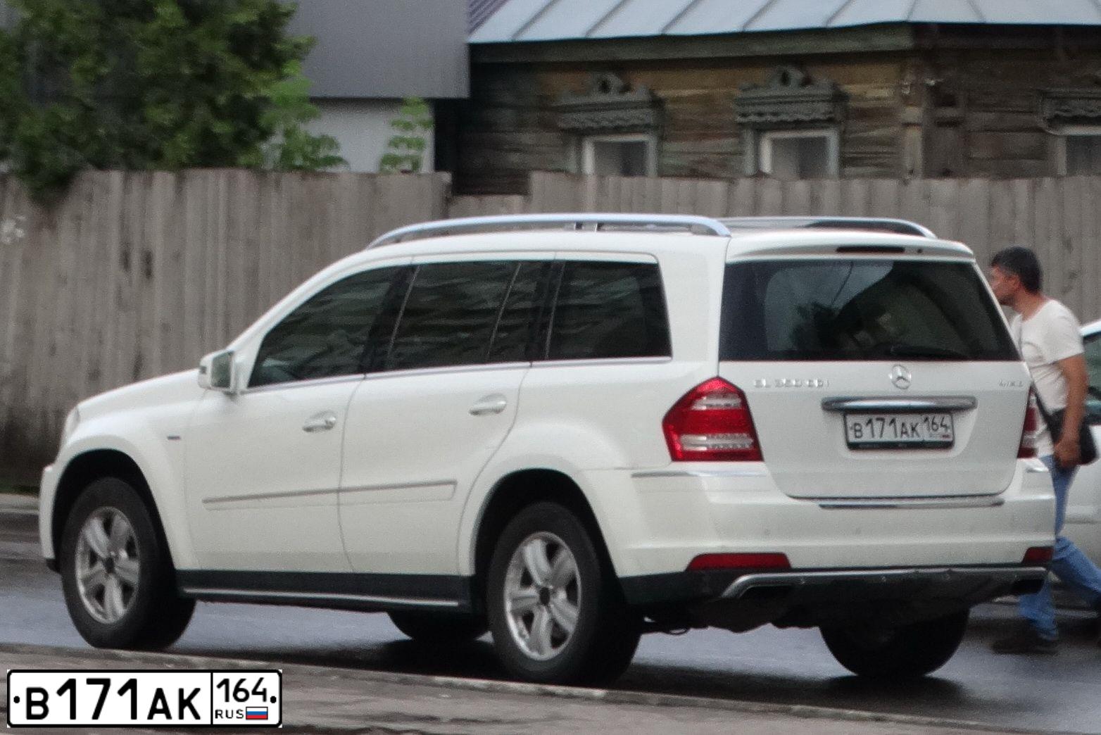 Фото автомобиля MERCEDES GL-KLASSE, 2011 — госномер В171АК164. Цвет: Белый