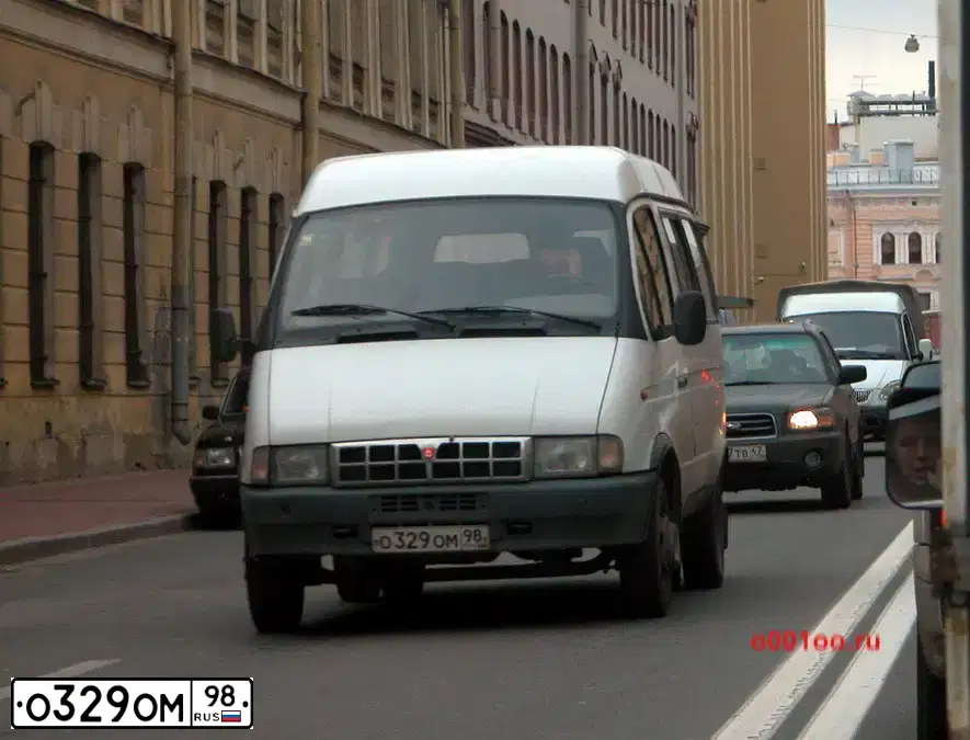 Фото автомобиля CHEVROLET NIVA, 2009 — госномер О329ОМ98. Цвет: СВЕТЛО-СЕРЕБРИСТЫЙ МЕТАЛЛИК
