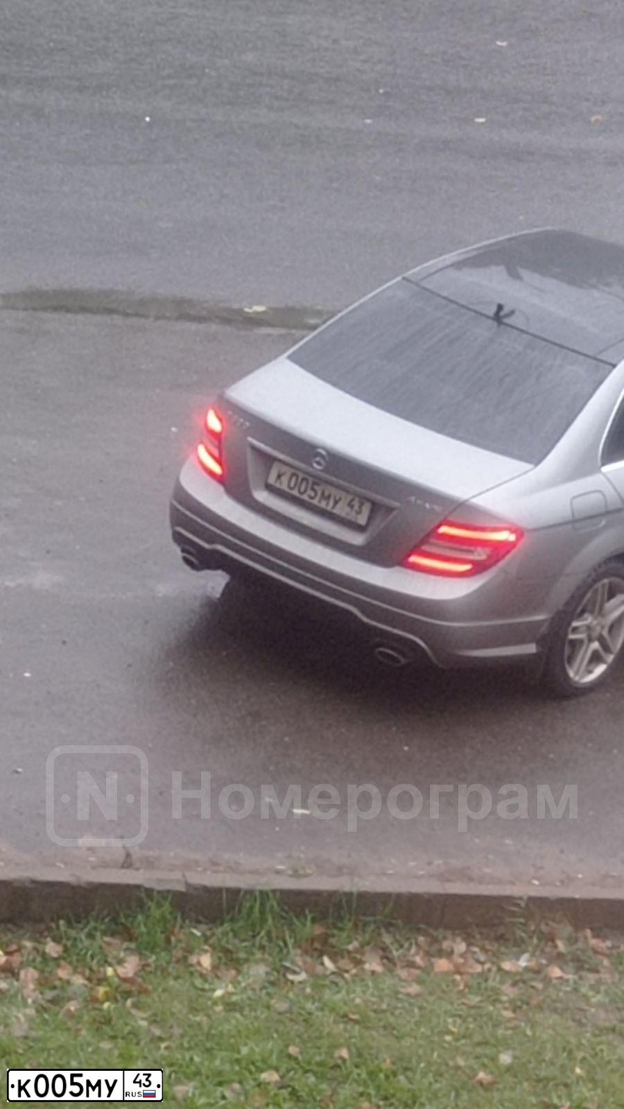 Фото автомобиля MERCEDES C-KLASSE, 2012 — госномер К005МУ43. Цвет: СЕРЫЙ