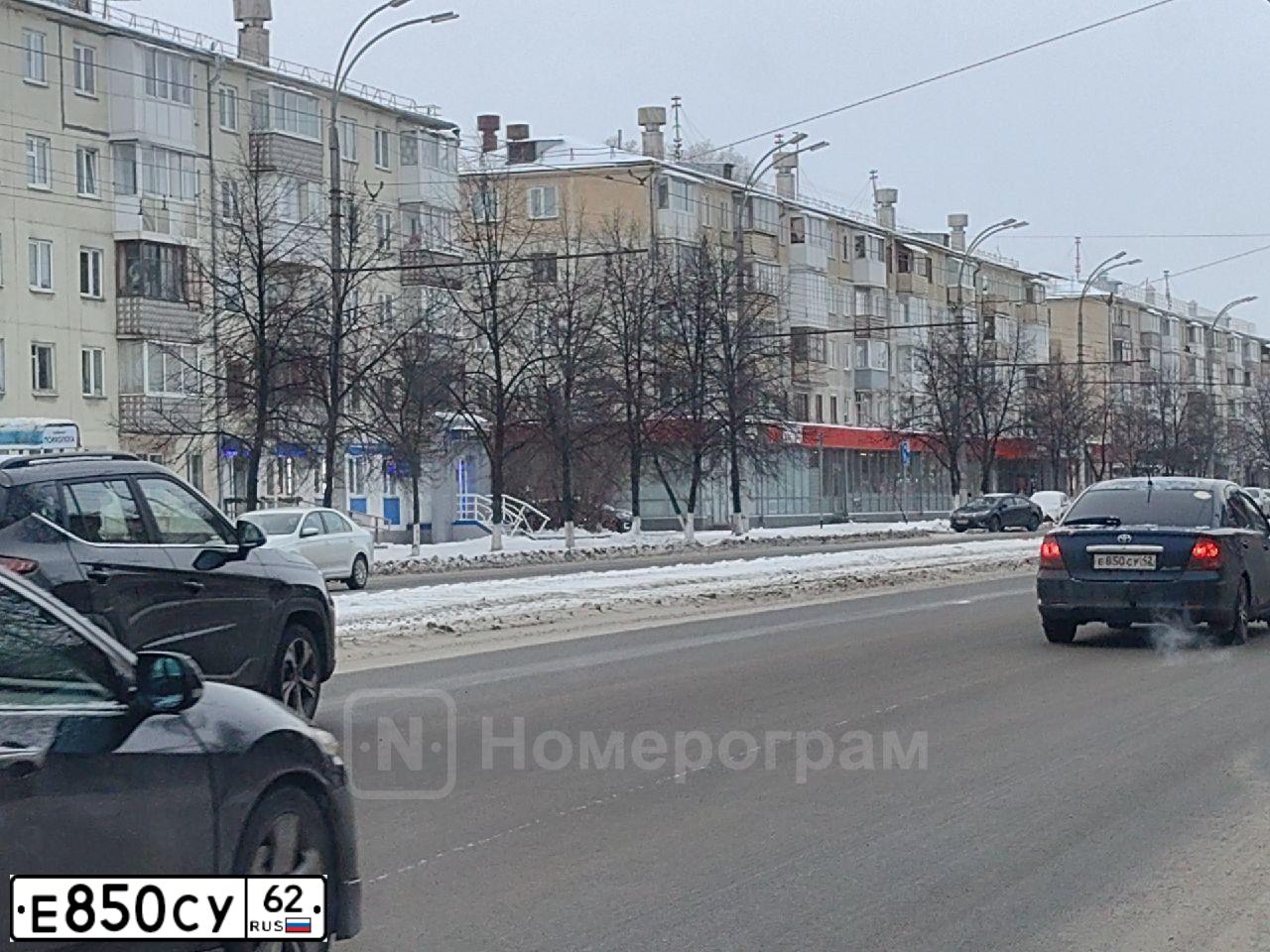 Фото автомобиля LADA 2170 PRIORA, 2018 — госномер Е850СУ62. Цвет: Золотисто-коричневый