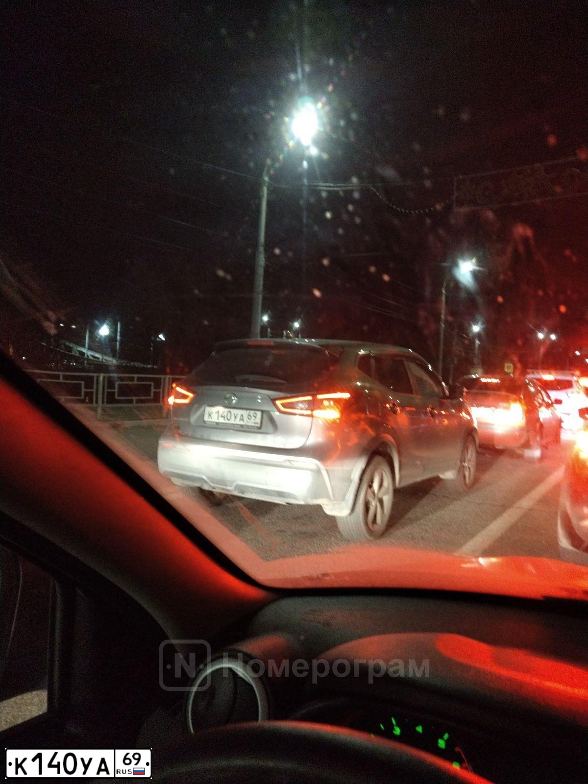 Фото автомобиля NISSAN QASHQAI, 2019 — госномер К140УА69. Цвет: Серый