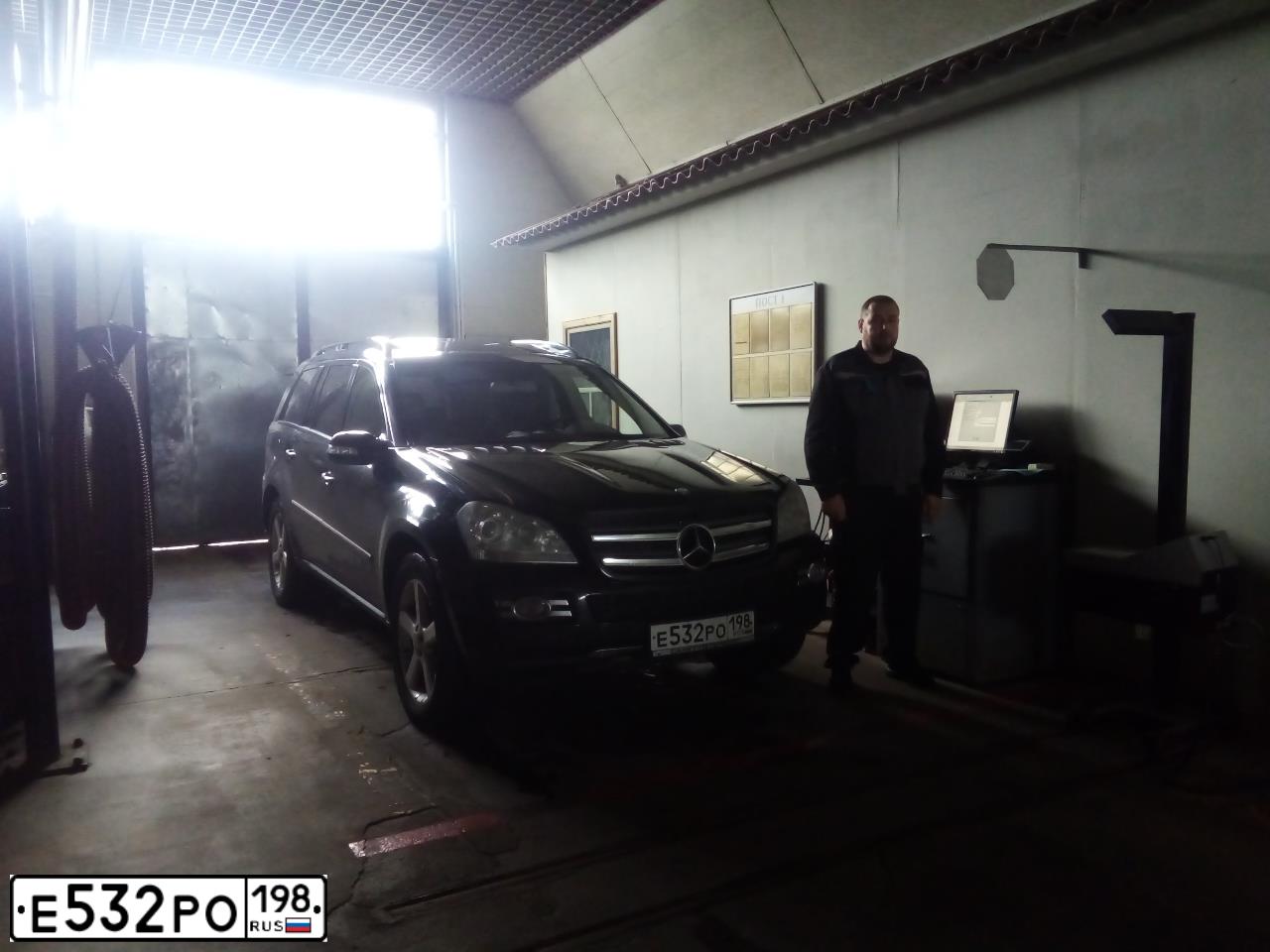 Фото автомобиля MERCEDES GL-KLASSE, 2007 — госномер К040ВЕ178. Цвет: ЧЕРНЫЙ