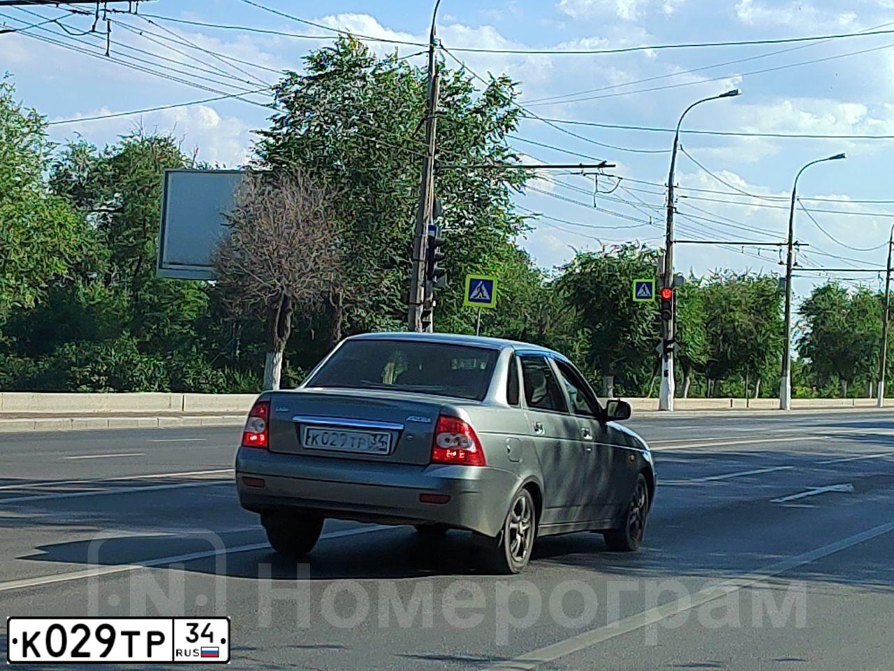 Фото автомобиля LADA 2170 PRIORA, 2007 — госномер К029ТР34. Цвет: СРЕДНИЙ СЕРО-ЗЕЛЕНЫЙ МЕТ.