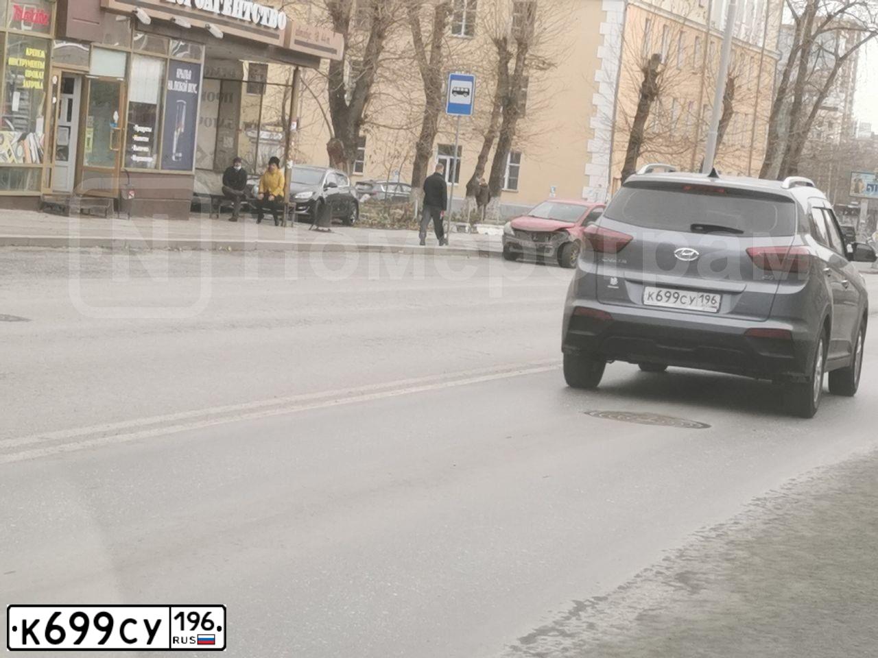 Фото автомобиля HYUNDAI CRETA, 2018 — госномер К699СУ196. Цвет: СЕРЫЙ