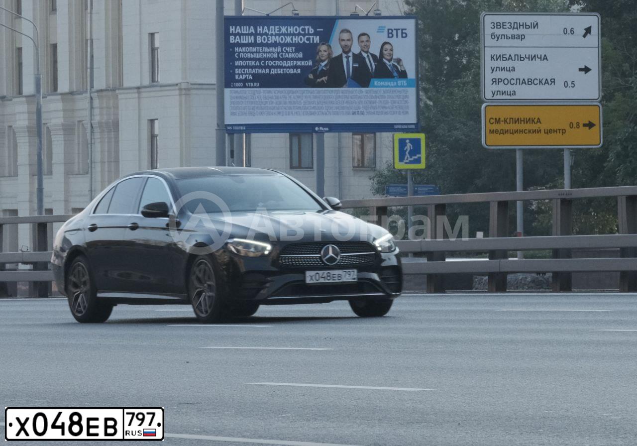 Фото автомобиля МЕРСЕДЕС БЕНЦ E 200, 2021 — госномер А876НР797. Цвет: ЧЕРНЫЙ