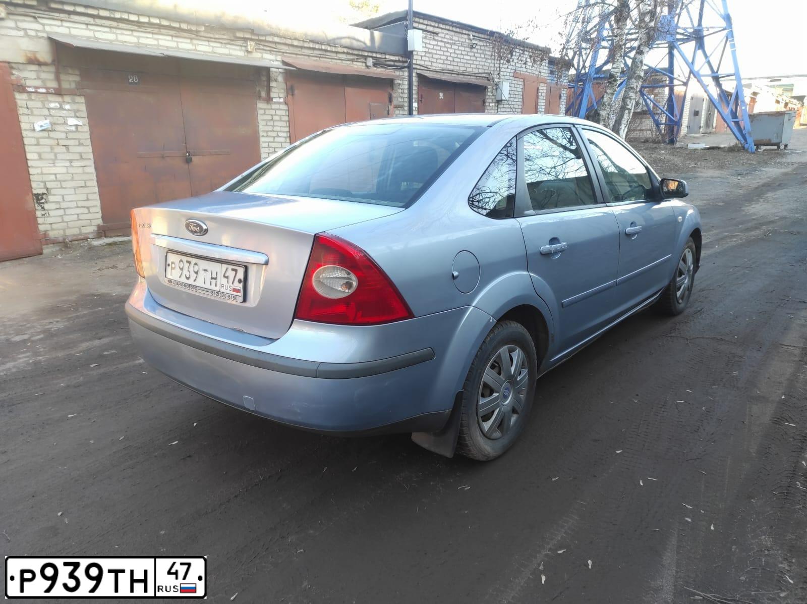 Фото автомобиля FORD FOCUS, 2006 — госномер Р939ТН47. Цвет: СВЕТЛО-СЕРО-ГОЛУБОЙ