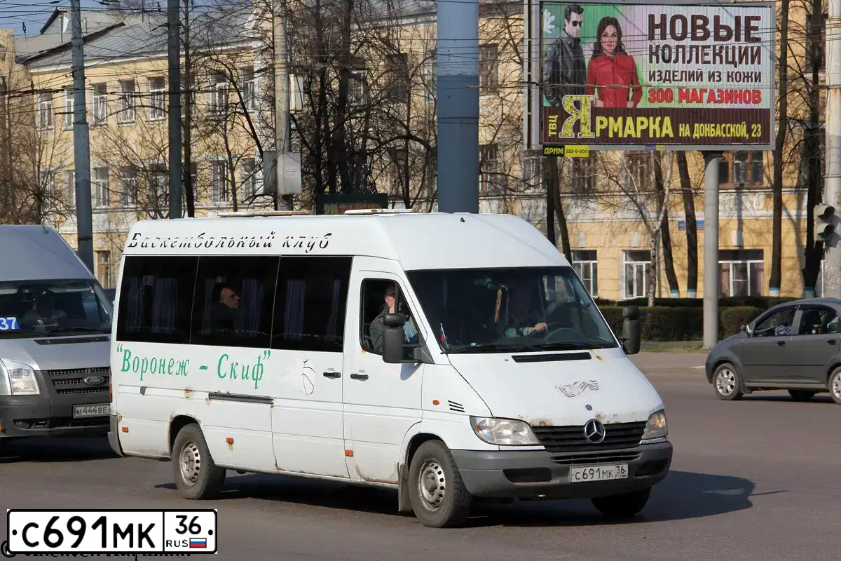 Фото автомобиля MERCEDES SPRINTER, 2001 — госномер Т992ОК790. Цвет: Белый