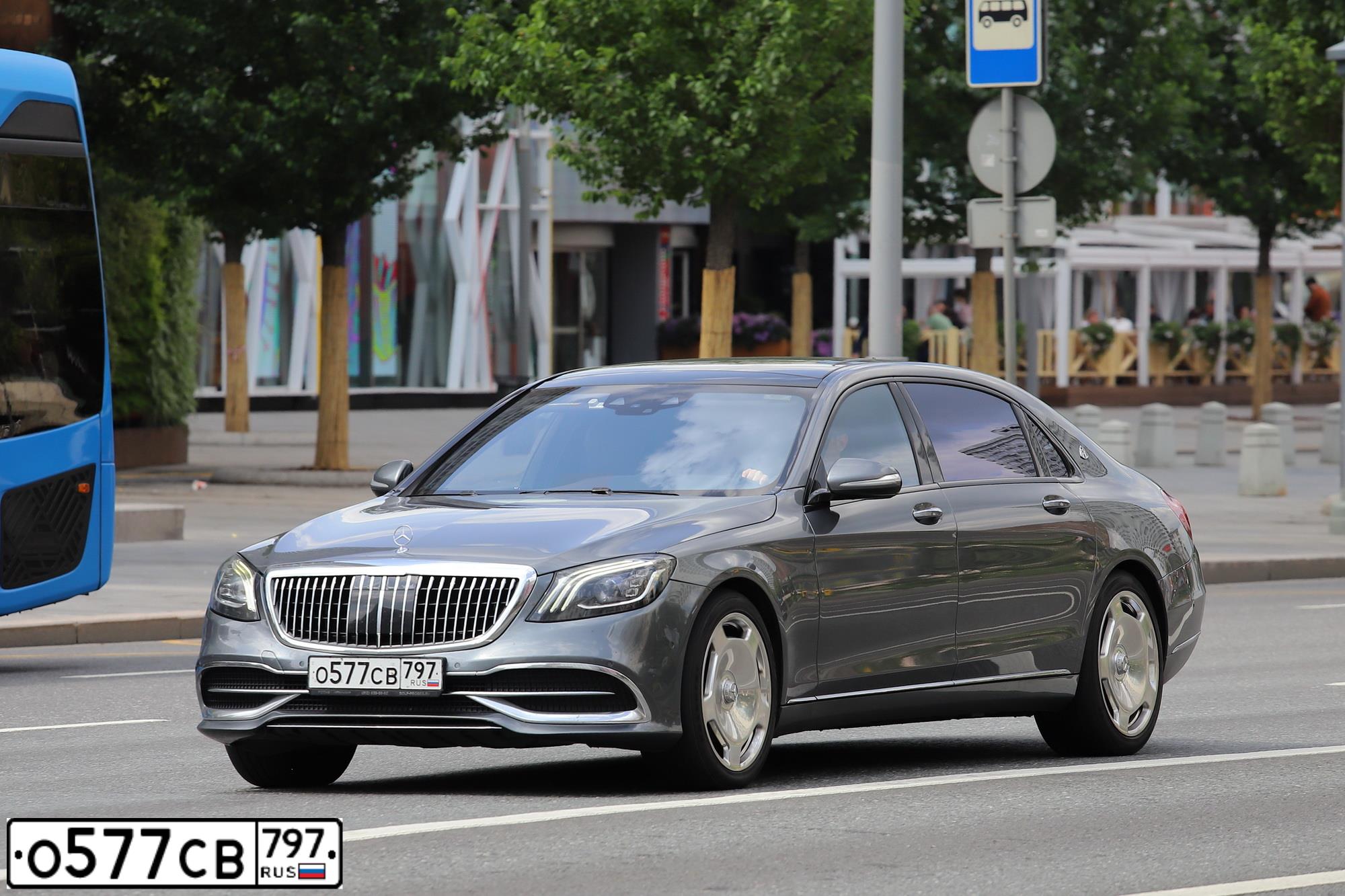 Фото автомобиля MERCEDES S-KLASSE, 2017 — госномер О577СВ797. Цвет: СЕРЫЙ