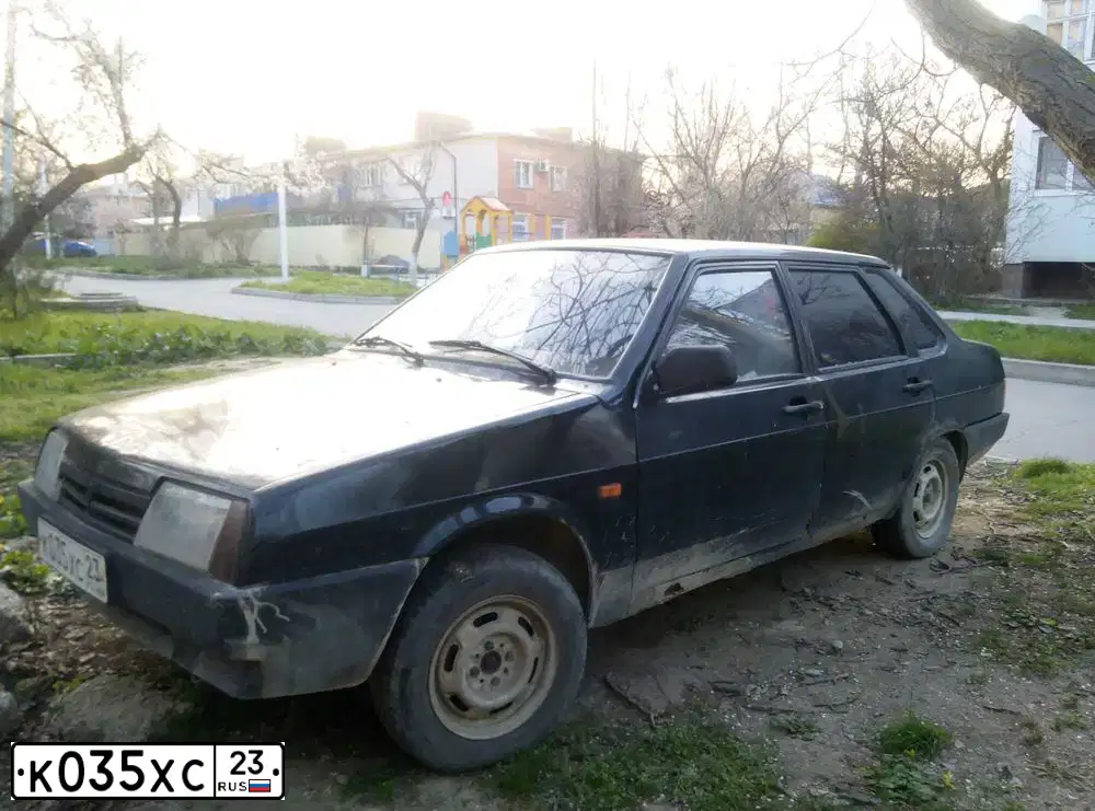 Фото автомобиля LADA 2109 SAMARA, 1995 — госномер К035ХС23. Цвет: ЧЕРНЫЙ