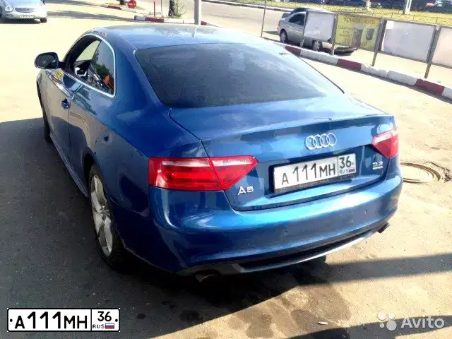 Фото автомобиля AUDI A5, 2008 — госномер А111МН36. Цвет: синий