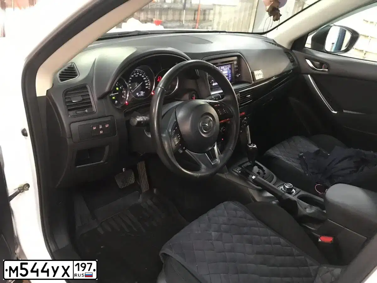 Фото автомобиля MAZDA CX-5, 2012 — госномер Р128АК797. Цвет: Белый