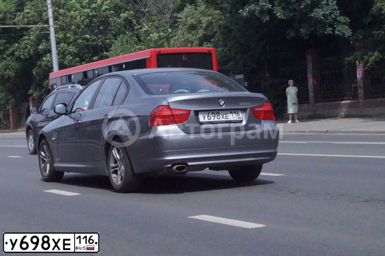 Фото автомобиля BMW SERIE 3, 2010 — госномер У698ХЕ116. Цвет: СЕРЫЙ