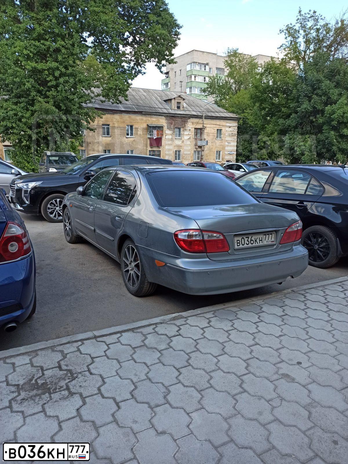 Фото автомобиля NISSAN MAXIMA, 2005 — госномер В036КН777. Цвет: Серый