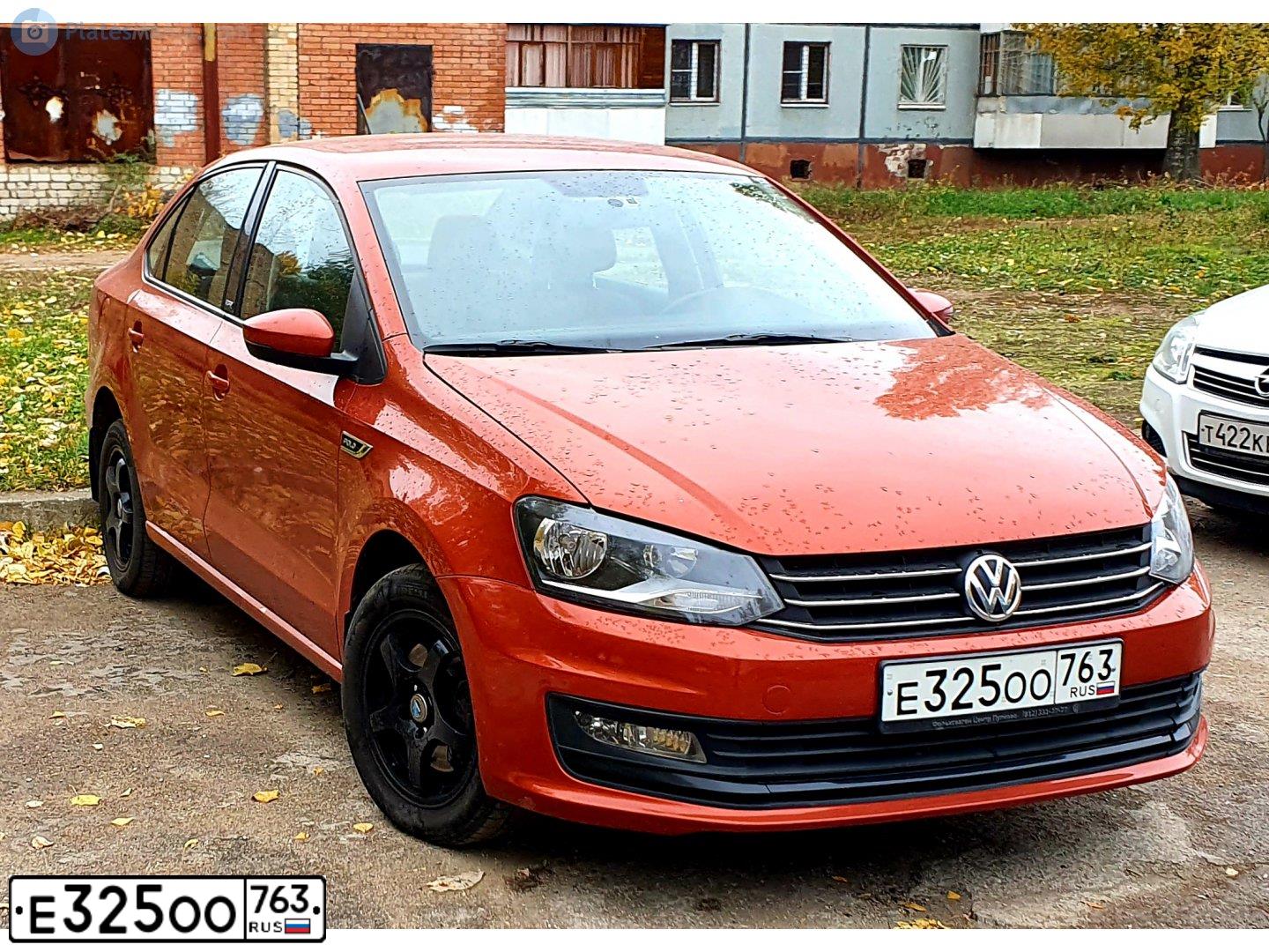 Фото автомобиля VOLKSWAGEN POLO, 2016 — госномер У736ОК178. Цвет: ОРАНЖЕВО-КРАСНЫЙ