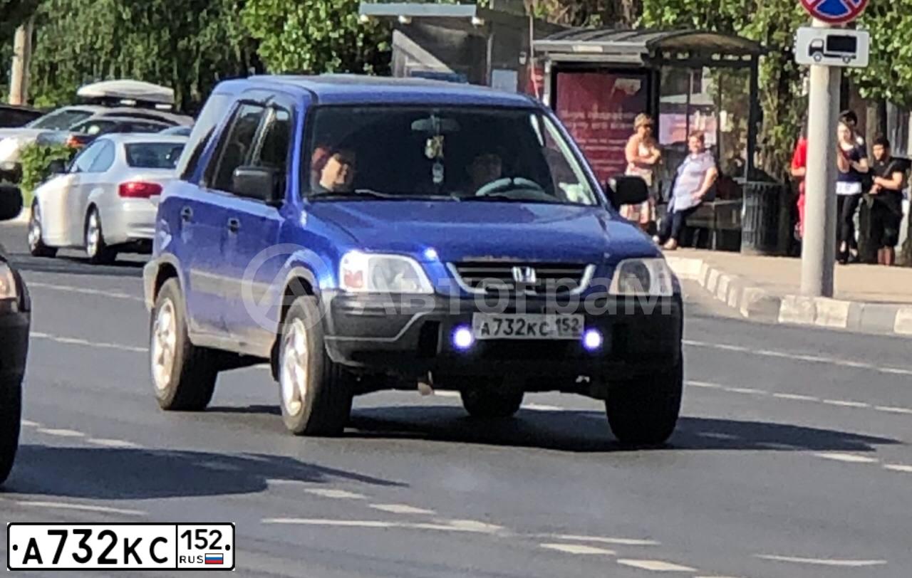 Фото автомобиля HONDA CR-V, 2001 — госномер А732КС152. Цвет: синий