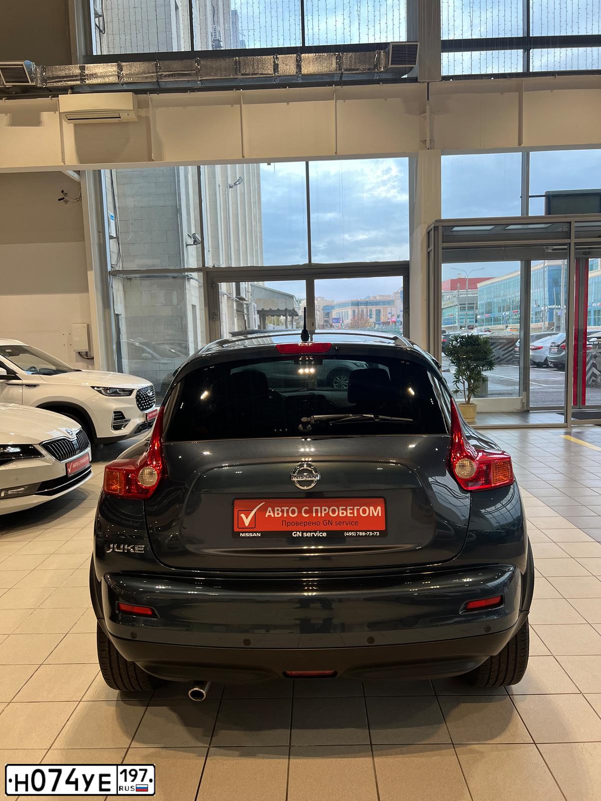 Фото автомобиля NISSAN JUKE, 2012 — госномер Р444МВ790. Цвет: Темно-синий