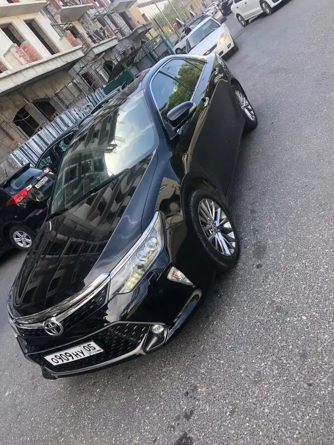 Фото автомобиля LADA VESTA, 2017 — госномер О909НУ05. Цвет: ЧЕРНЫЙ