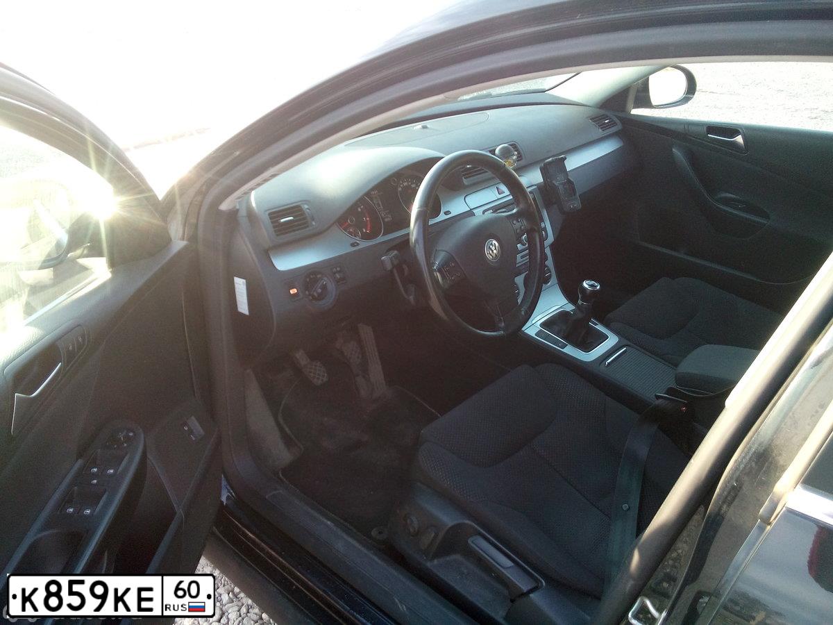 Фото автомобиля VOLKSWAGEN PASSAT, 2009 — госномер К859КЕ60. Цвет: ЧЕРНЫЙ