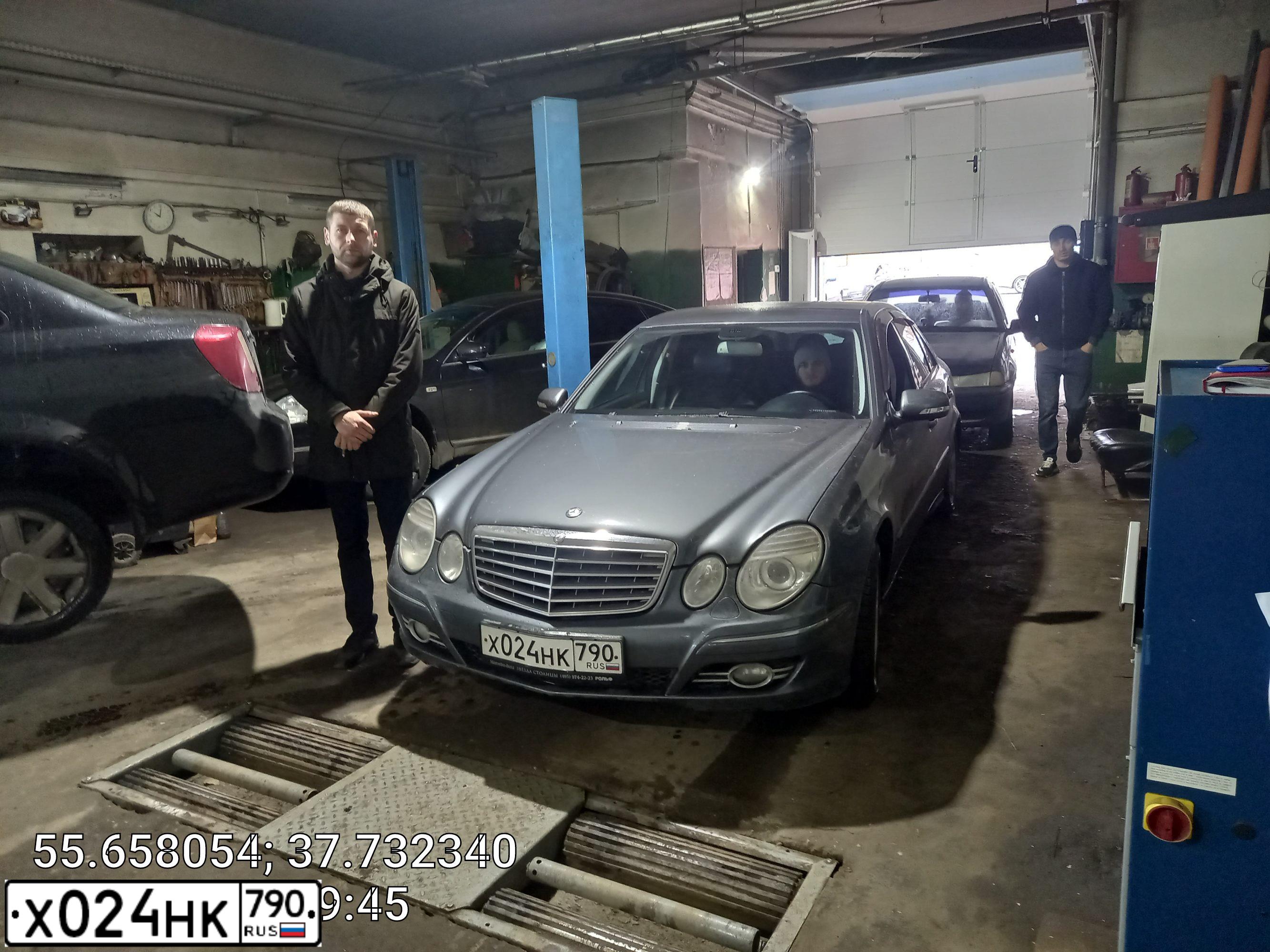 Фото автомобиля MERCEDES E-KLASSE, 2006 — госномер В718МС07. Цвет: СЕРЫЙ