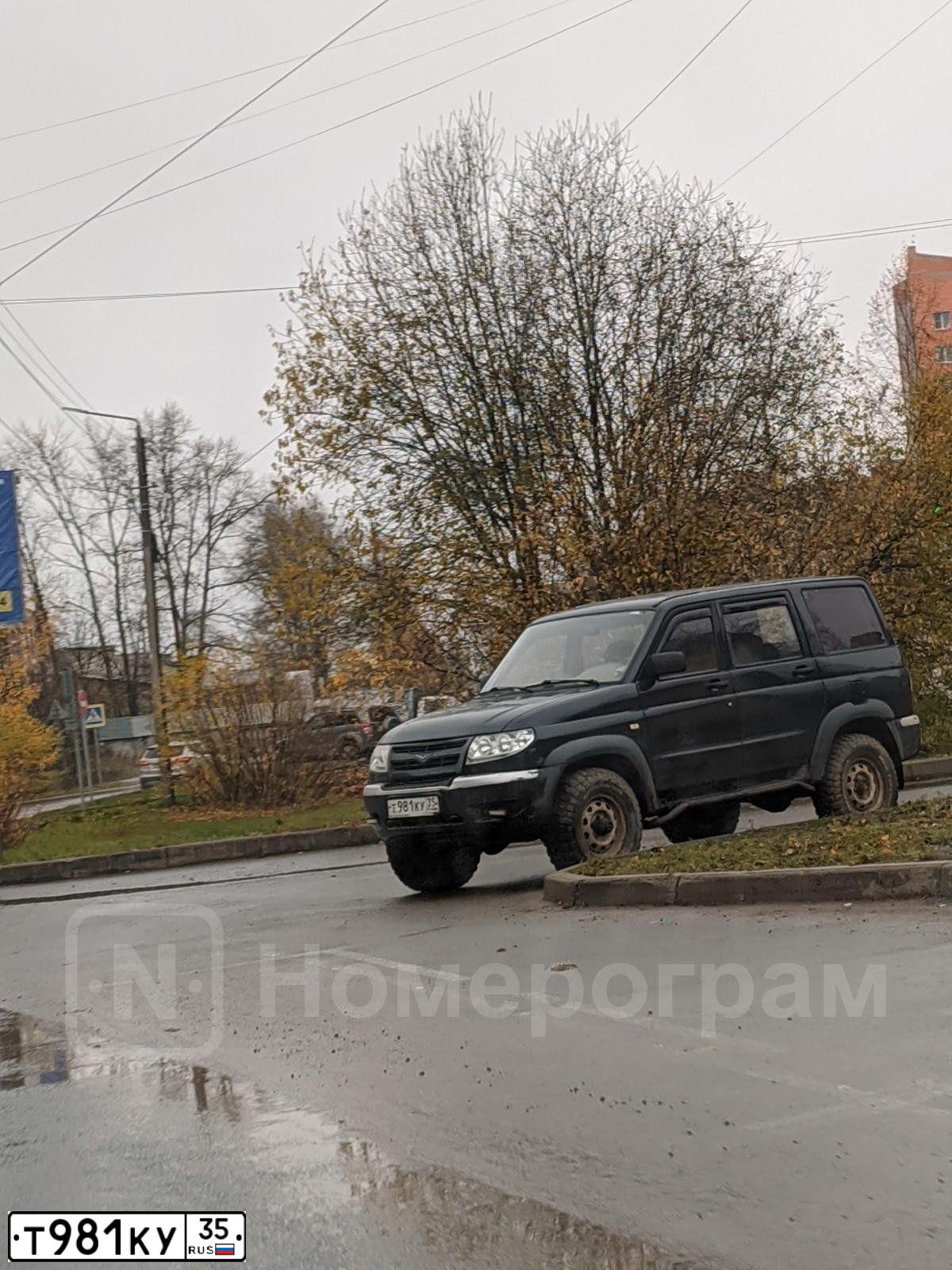 Фото автомобиля UAZ 3163 PATRIOT, 2006 — госномер Т981КУ35. Цвет: ПОСЕЙДОН МАТАЛЛИК