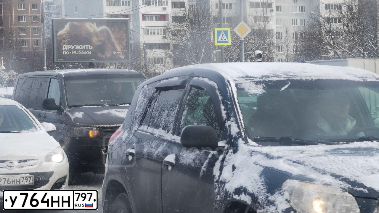 Фото автомобиля NISSAN TERRANO, 2015 — госномер У764НН797. Цвет: ЧЕРНЫЙ