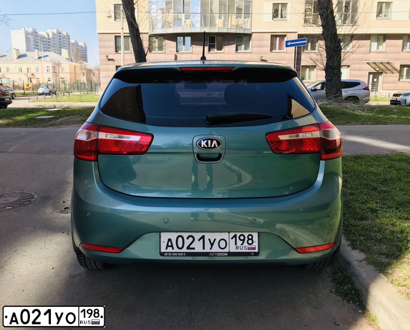 Фото автомобиля KIA RIO, 2014 — госномер Е774ВВ164. Цвет: СВЕТЛО-ЗЕЛЕНЫЙ