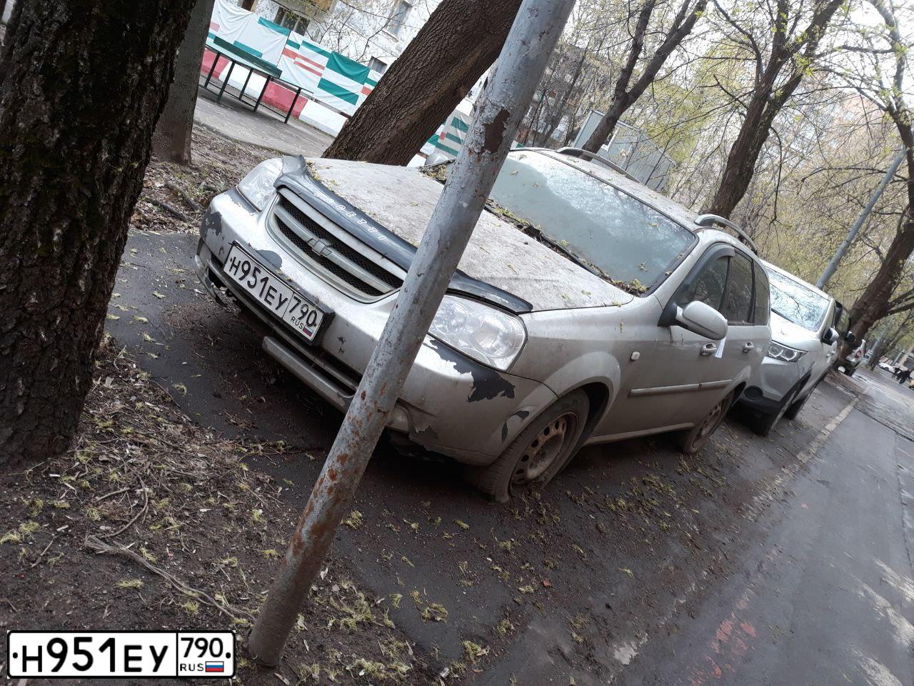 Фото автомобиля NISSAN JUKE, 2014 — госномер О548ОМ777. Цвет: Белый