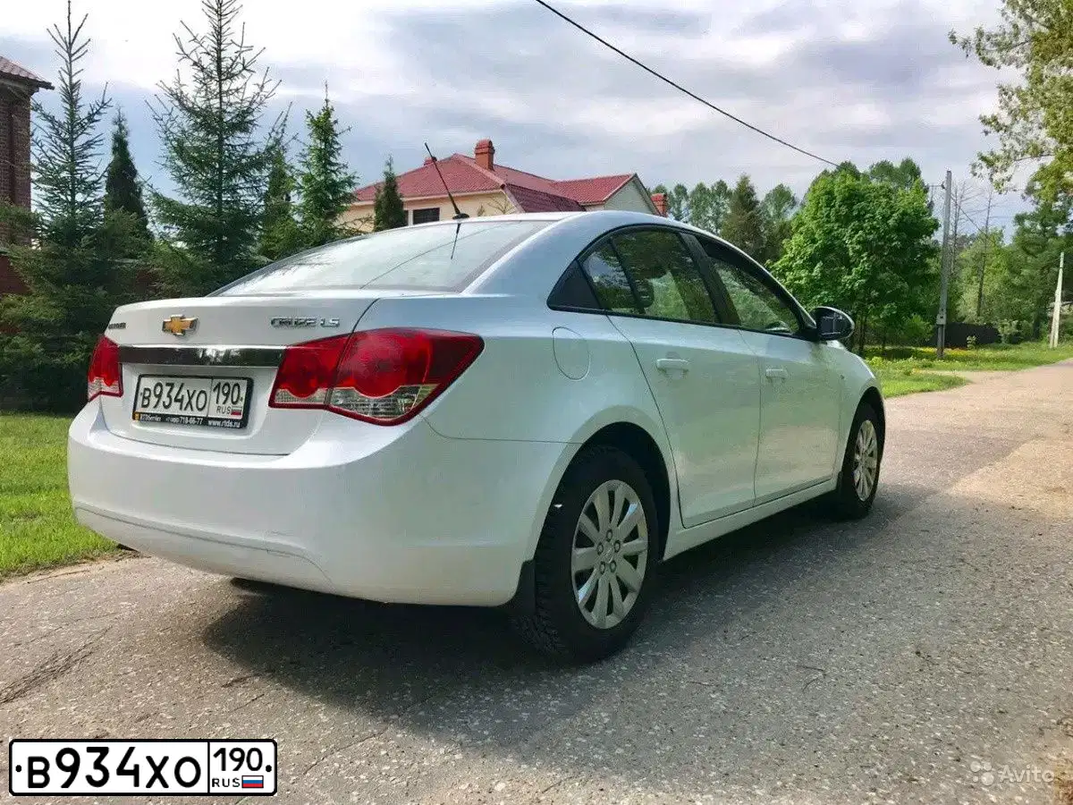 Фото автомобиля CHEVROLET CRUZE, 2012 — госномер Т613РА33. Цвет: Белый