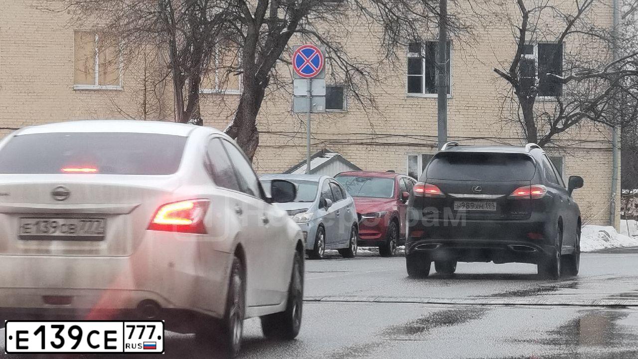 Фото автомобиля VOLKSWAGEN JETTA, 2013 — госномер Е141ВТ777. Цвет: ЧЕРНЫЙ