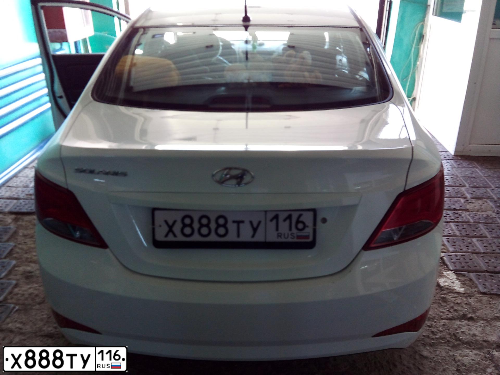 Фото автомобиля HYUNDAI SOLARIS, 2016 — госномер Х888ТУ116. Цвет: Белый
