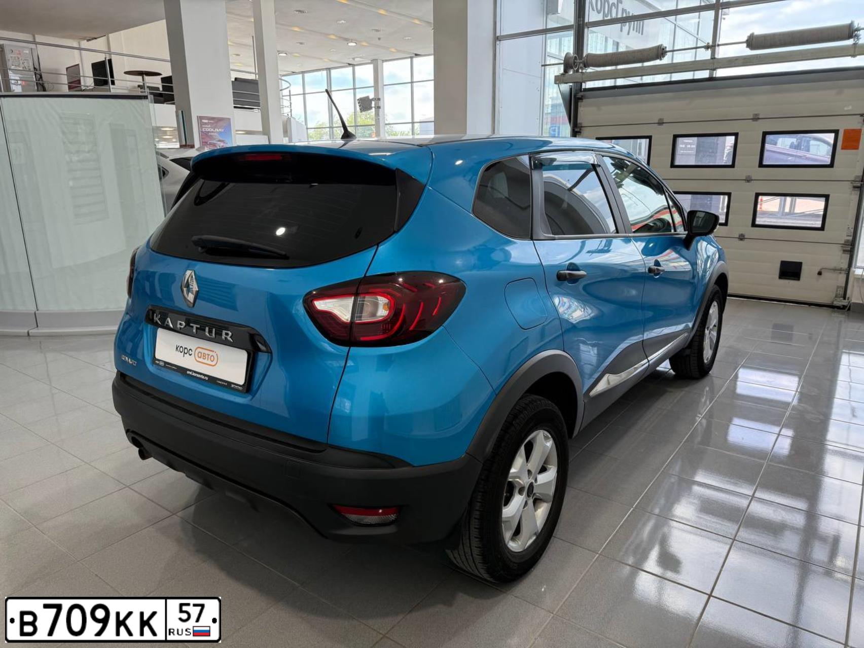 Фото автомобиля RENAULT KAPTUR, 2017 — госномер В709КК57. Цвет: ГОЛУБОЙ