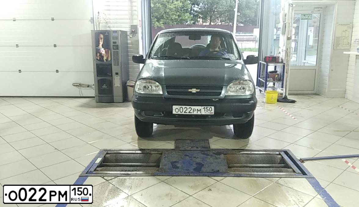 Фото автомобиля CHEVROLET NIVA, 2008 — госномер В494ТТ69. Цвет: ЗЕЛЕНЫЙ МЕТАЛЛИК