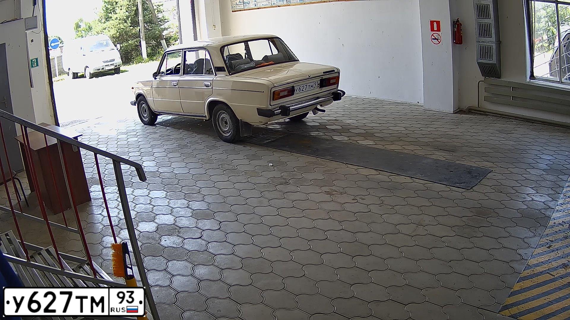 Фото автомобиля LADA 2106, 1997 — госномер У627ТМ93. Цвет: САФАРИ