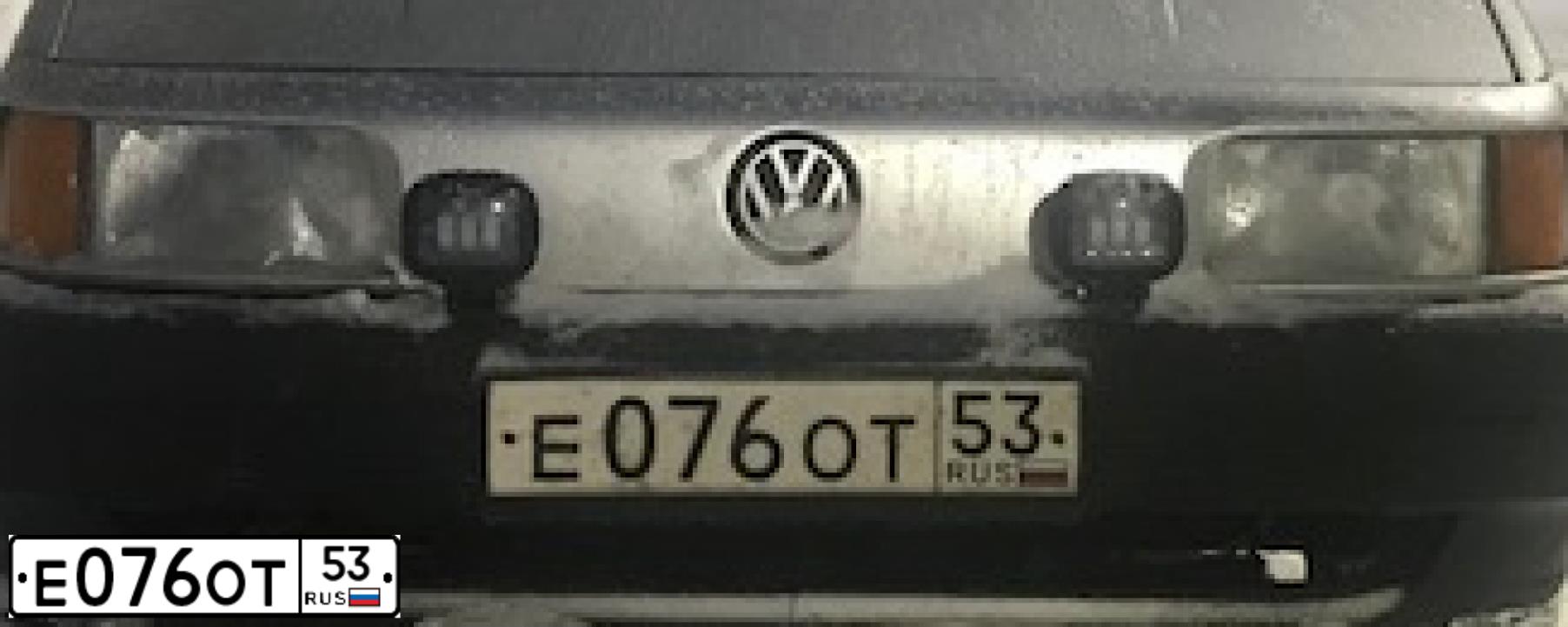 Фото автомобиля VOLKSWAGEN PASSAT, 1989 — госномер С204МА53. Цвет: СЕРЫЙ