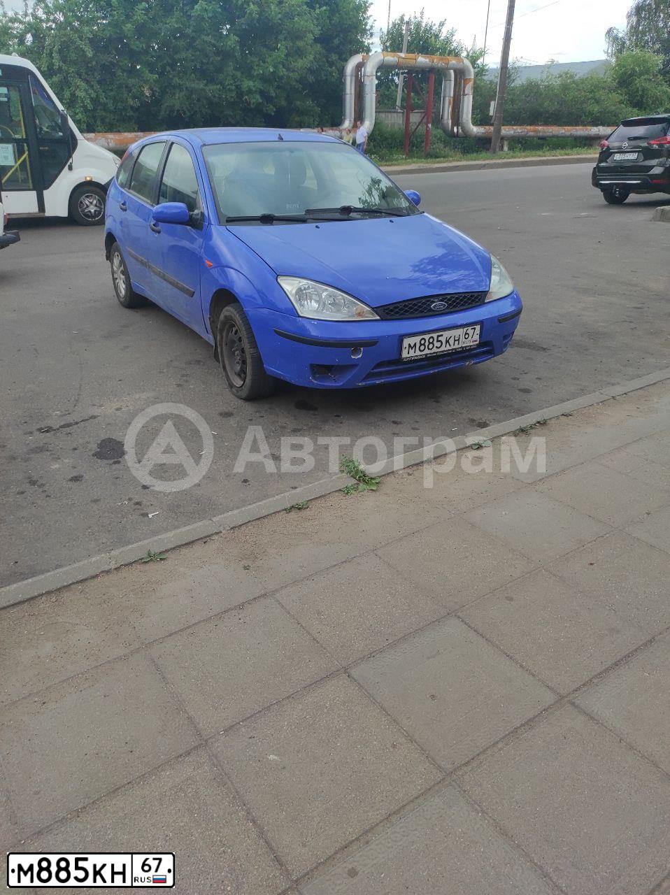 Фото автомобиля FORD FOCUS, 2003 — госномер М885КН67. Цвет: голубой