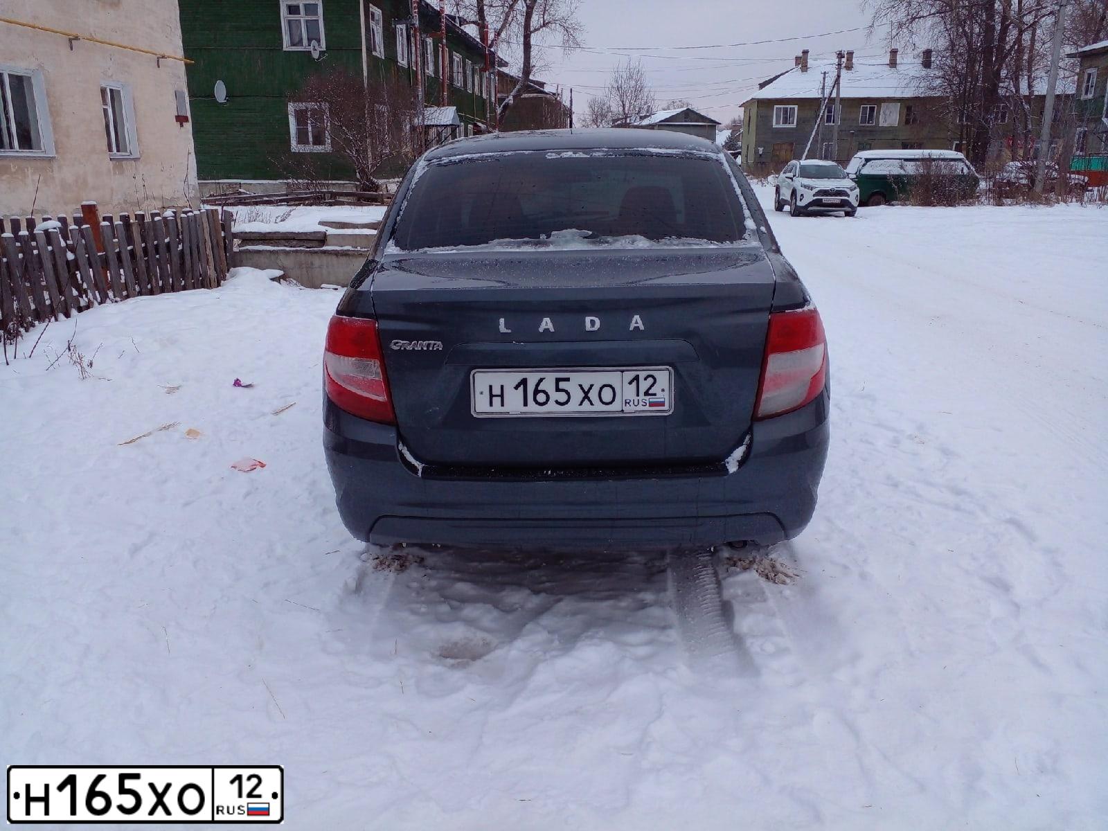 Фото автомобиля LADA 2190 GRANTA, 2019 — госномер В104ТС43. Цвет: СЕРЫЙ